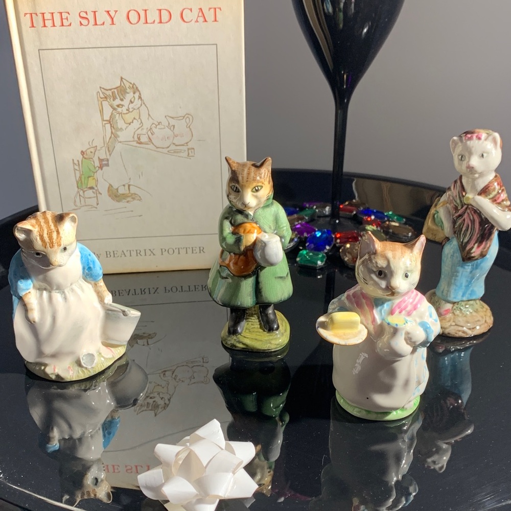 Royal Doulton's Beatrix Potter Kitty-Cat Figurine Collection of 4 + 1 Book